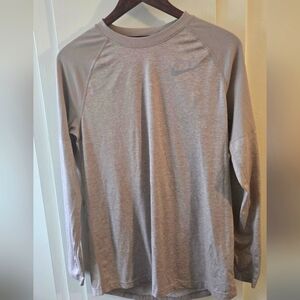 3/$20 Nike Men's Heather Gray Dri-Fit Long Sleeve Tee